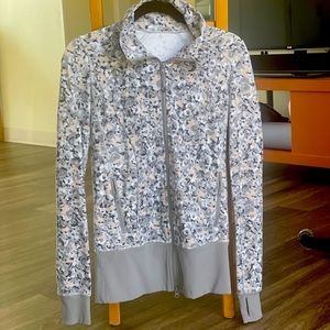 Lululemon Double Zipper Pink & Grey Pattern Jacket - Size 4